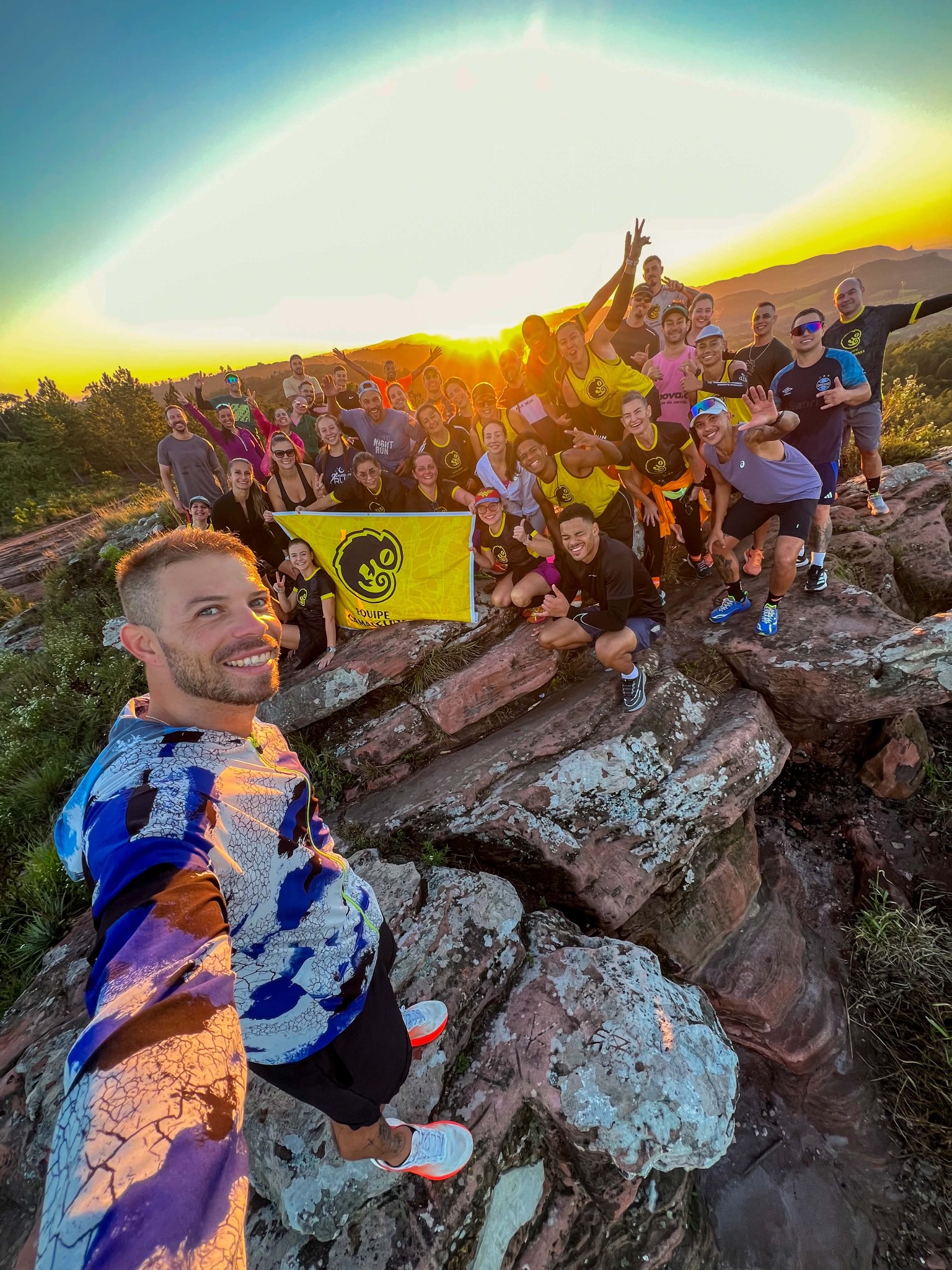 Treinão coletivo da Equipe Camaleones ao pôr do sol